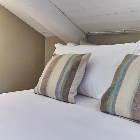 Aqvae Unconventional Semesterbostad