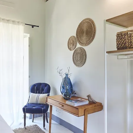 Aqvae Unconventional