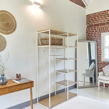 Aqvae Unconventional *