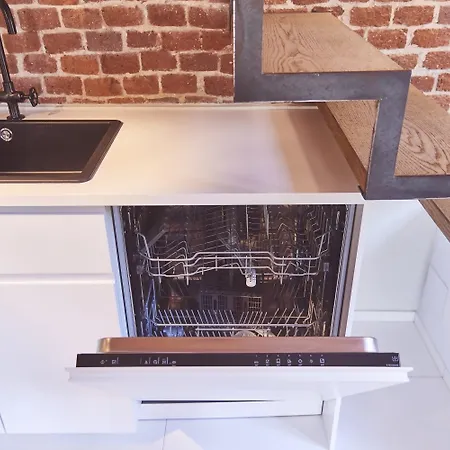 Aqvae Unconventional *