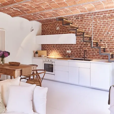 Aqvae Unconventional